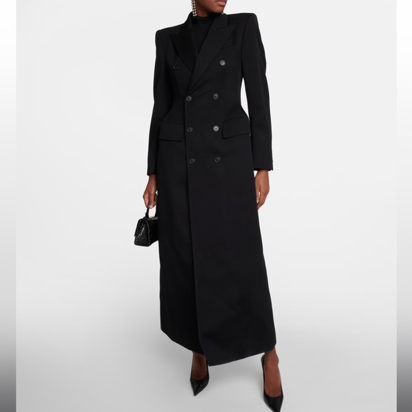 BALENCIAGA
Double-Breast Hourglass Wool Coat - Picture 12 of 13